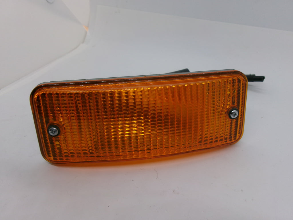 NOS Lucas RIGHT hand Amber Indicator Light Assembly L930 MGA Midget 1500