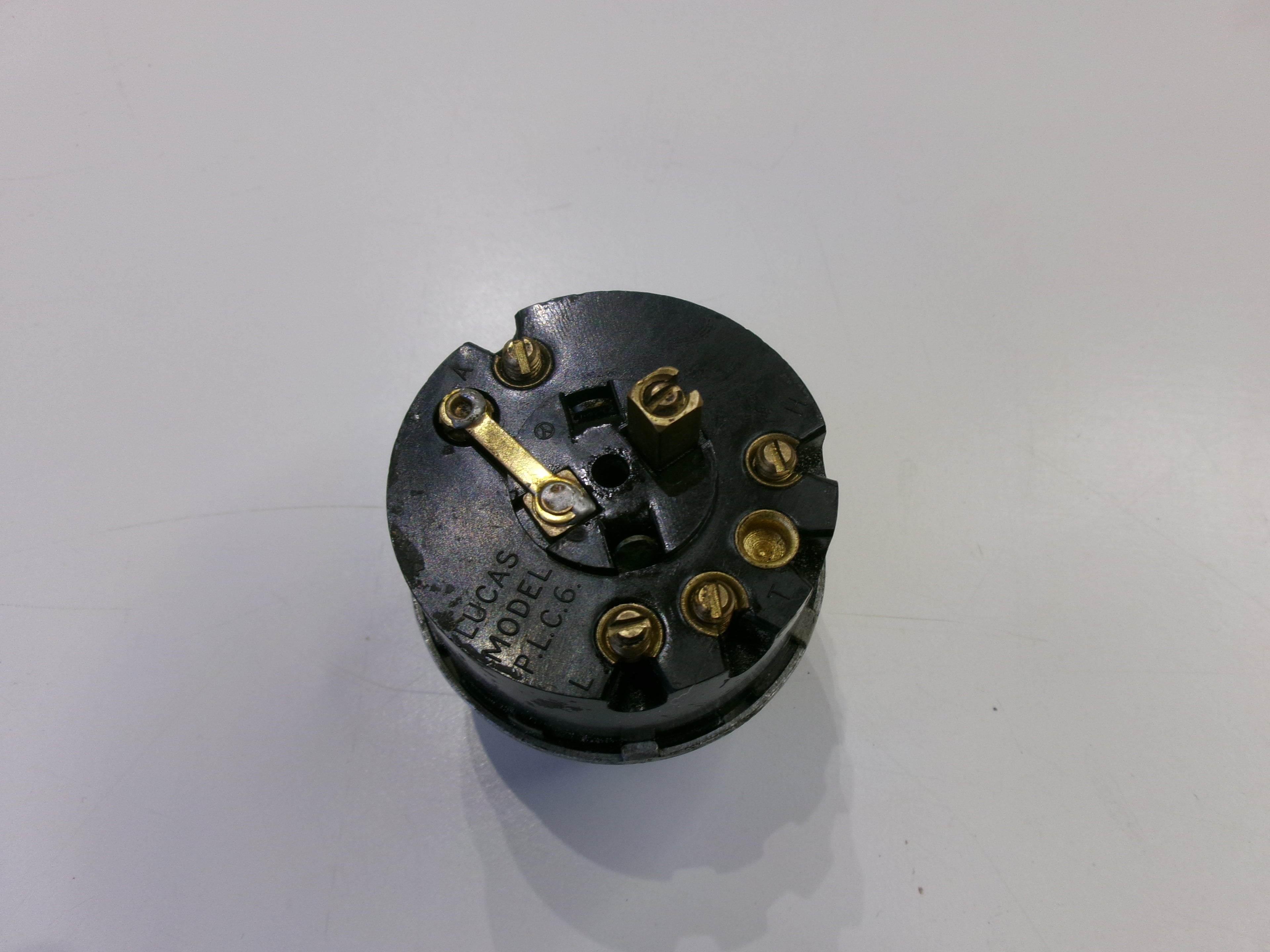 Used Lucas PLC-6 Part no 34090 2-pos. Ignition switch for Bristol & Hillman