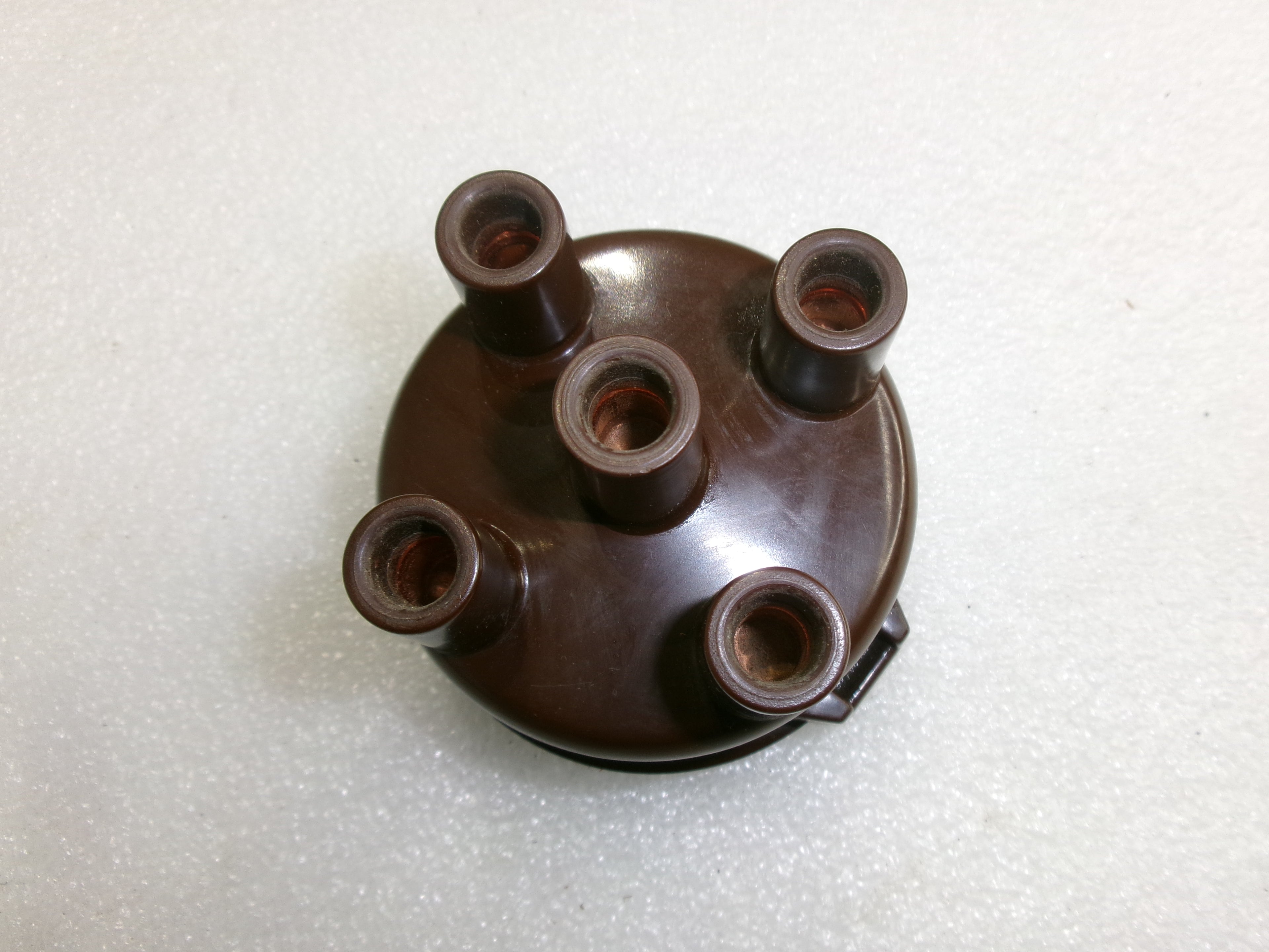 NOS 4cyl Distributor Cap JP504 for Holden Mazda Isuzu Nissan