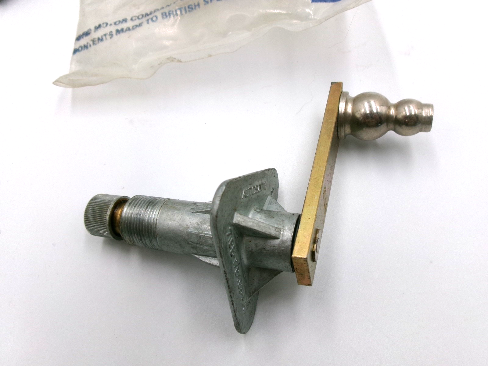 NOS OEM 1970-1977 Ford Cortina Mark 3 Wiper Linkage Spindle Part no. 1465566 - Bluemoon Classic Parts