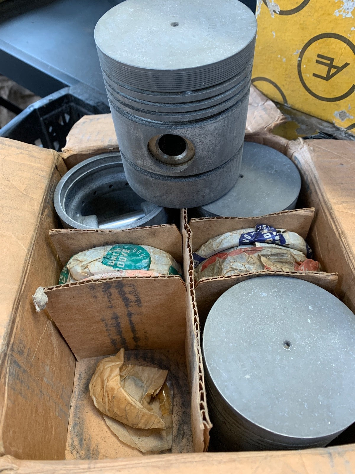 Hepolite 4cyl 3 3/8" STD NOS Complete Piston Set Morgan Triumph Standard? TBA - Bluemoon Classic Parts