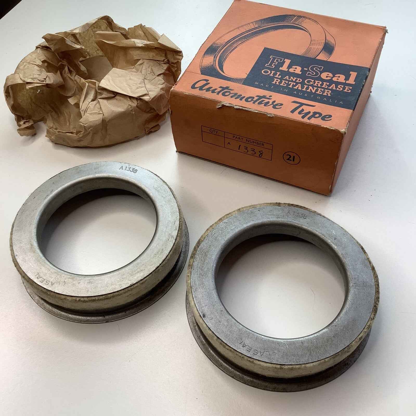 Oil Seals Chevrolet Pickup 1937-39 Rear Hub 2 x Oil Seals