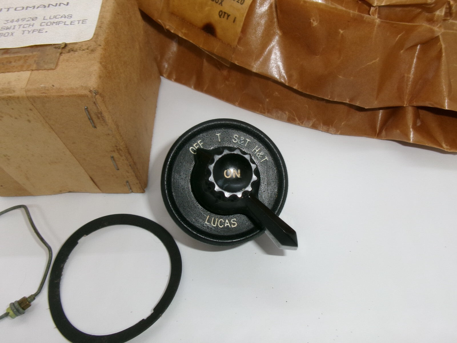 NOS Lucas PLC-6 30454 344920 3-pos. Ignition Side & headlight switch 1946 on - Bluemoon Classic Parts