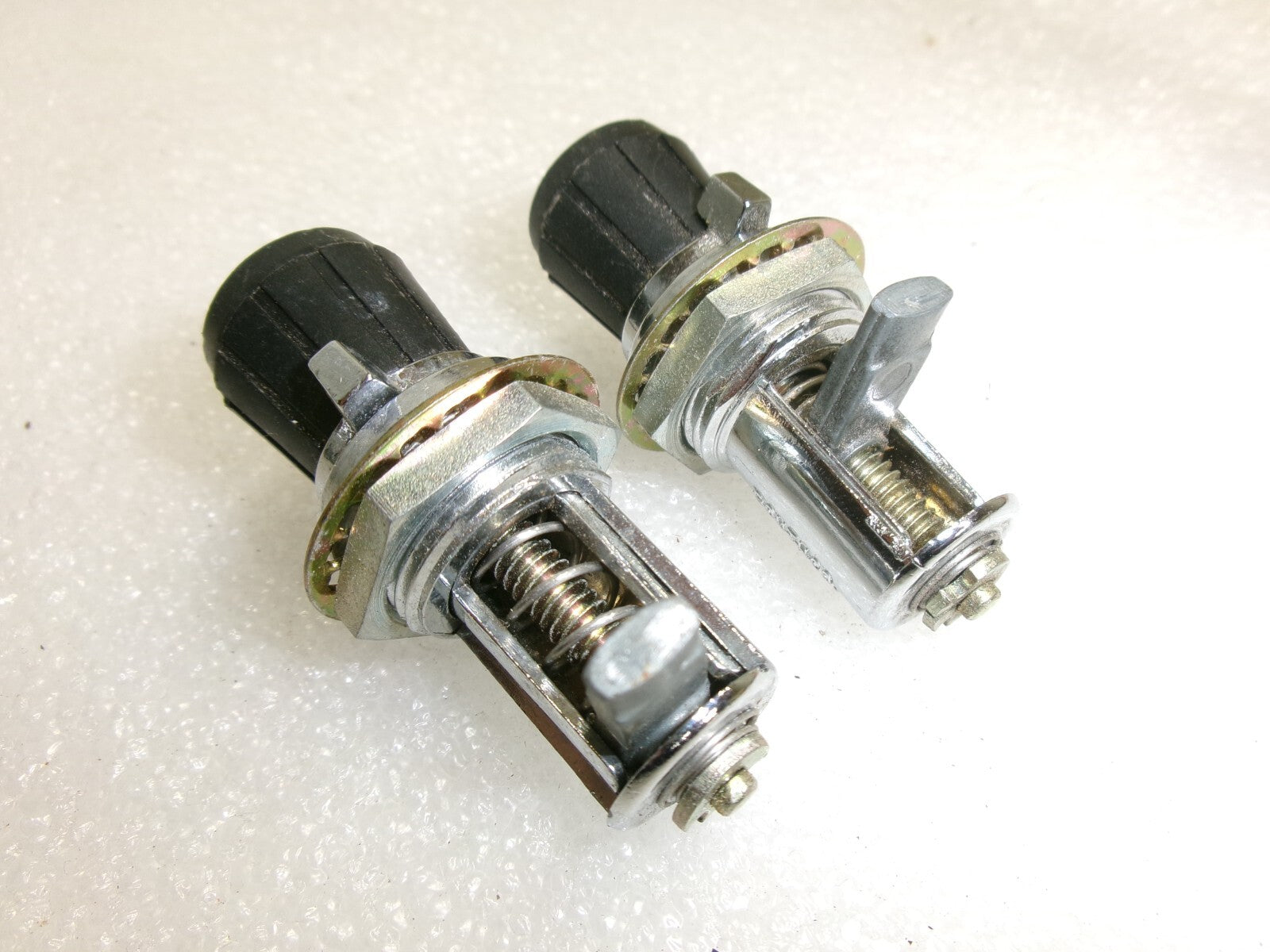 2 x Universal New Old Stock Southco Variable 0-13mm Compression Latches - Bluemoon Classic Parts