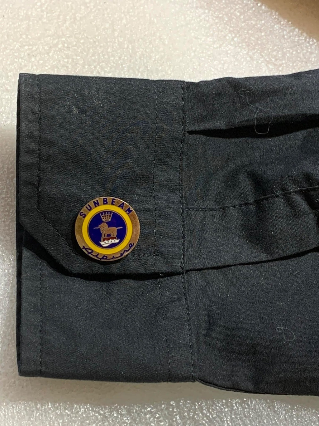 New Old Stock ONE PAIR of Enamelled Gold Plated Sunbeam Alpine Logo Cufflinks - Bluemoon Classic Parts